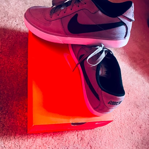 Nike men’s 9.5, worn once gray/black - Picture 6 of 8